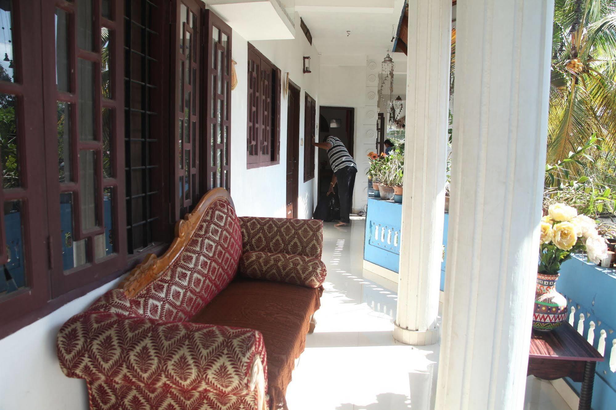 Dream Catcher Home Stay Kochi Exterior photo