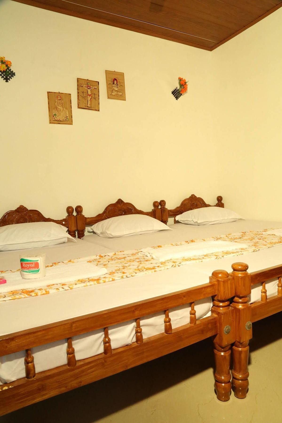 Dream Catcher Home Stay Kochi Exterior photo