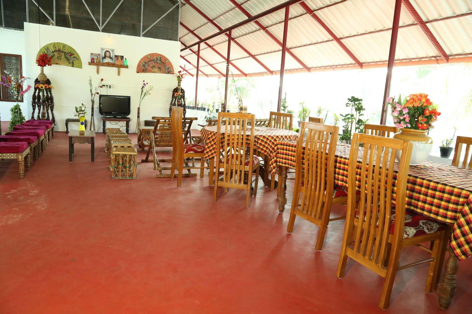 Dream Catcher Home Stay Kochi Exterior photo