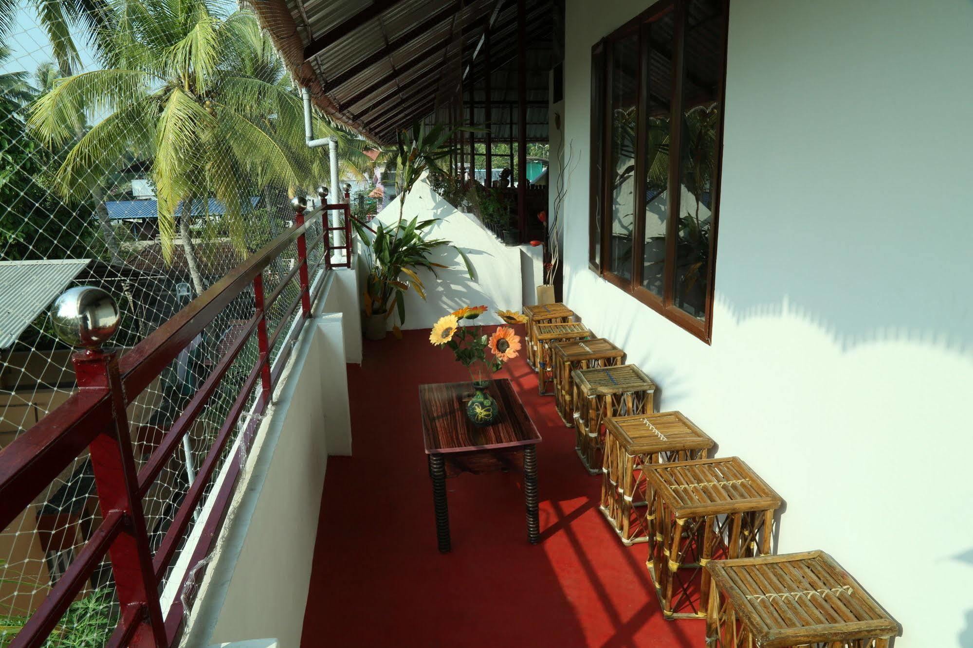 Dream Catcher Home Stay Kochi Exterior photo