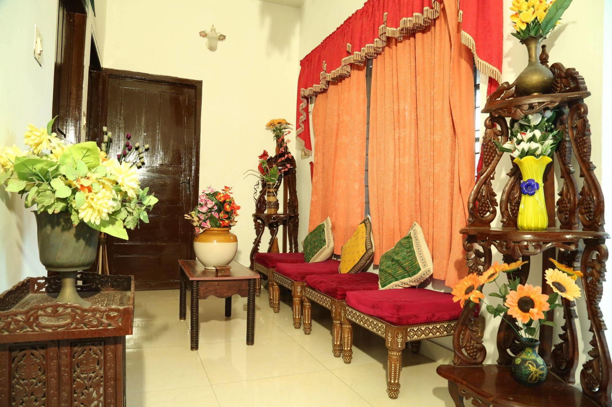 Dream Catcher Home Stay Kochi Exterior photo